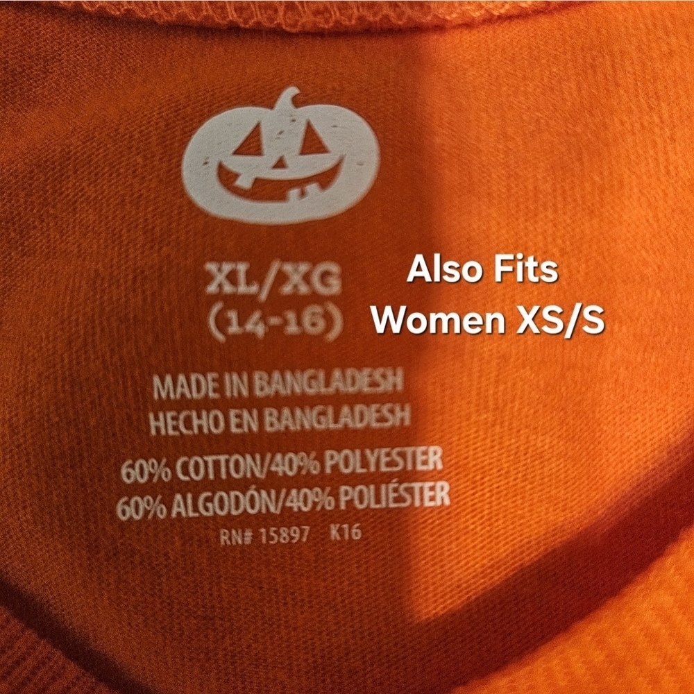 Halloween T-shirt with Sparkly Design Fits Womens XS/S (Actually Girls Size XL) - Picture 6 of 15